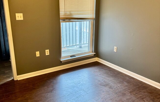 1431 COLLEGIATE CIR