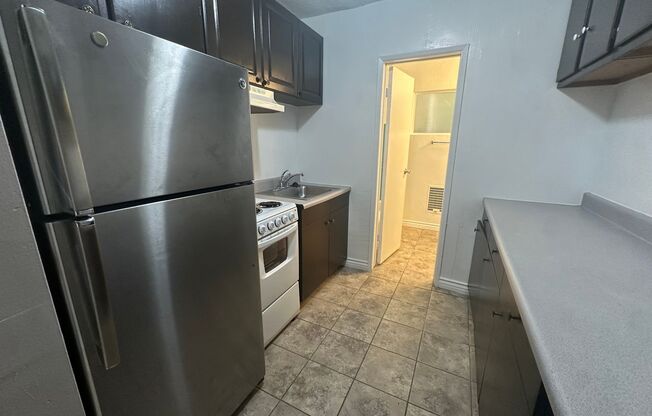 2 beds, 1 bath, 500 sqft, $2,000, Unit 210