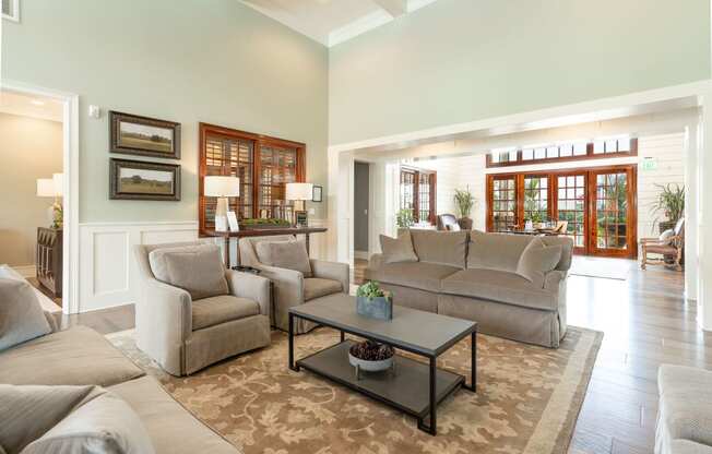 Modern Clubhouse with Couches and Table at Greystone Pointe, Knoxville, TN, 37932