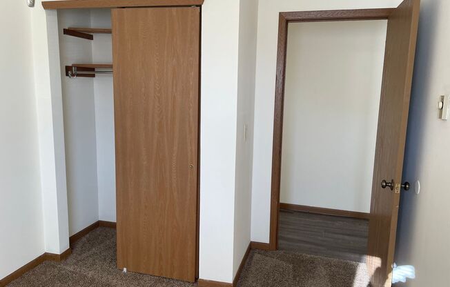 3 beds, 1 bath, 1,040 sqft, $1,800, Unit 3156-103