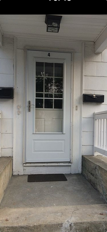 4 BORDER ST