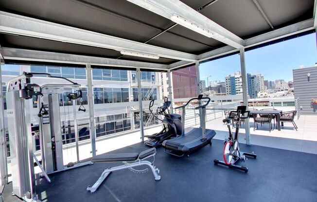 2 beds, 1 bath, $3,000, Unit 211