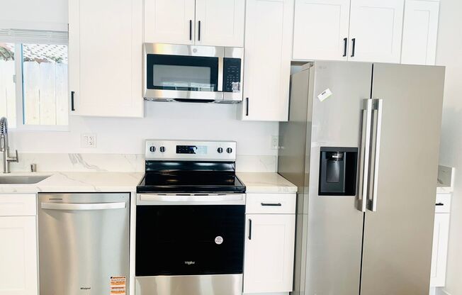 Newly Constructed 2BD/2BA Available in Rancho Peñasquitos!