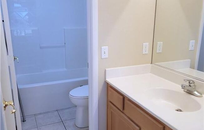 AWESOME GREEN VALLEY HOME IN GATED COMMUNITY!!