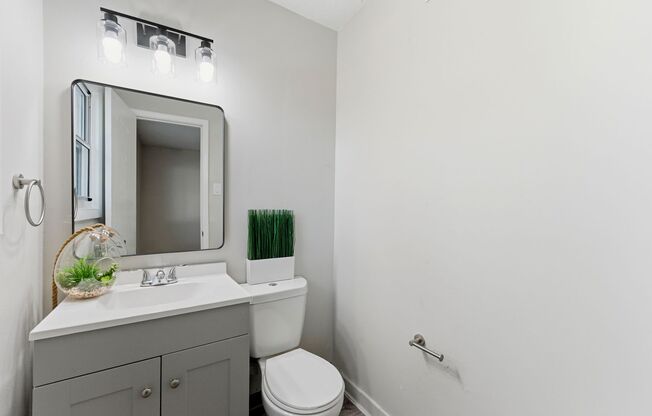 2 beds, 1.5 baths, 950 sqft, $1,289, Unit C09