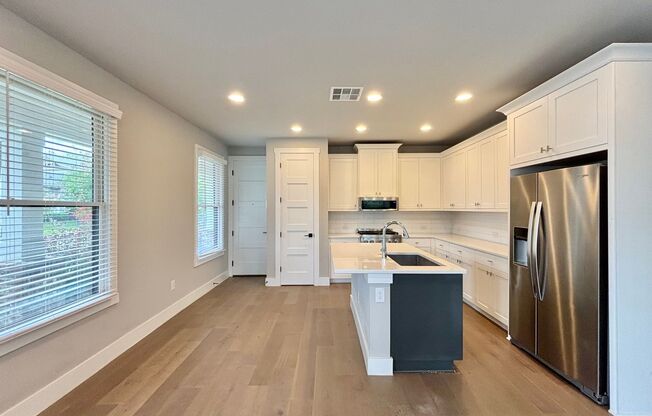 E Evergreen St 311 - 78212