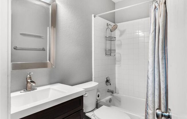 One Story - 4 Bedroom Home in Round Rock!
