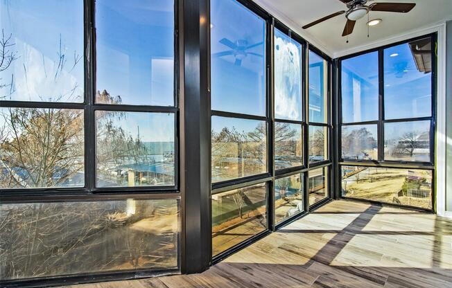 458 YACHT CLUB DR