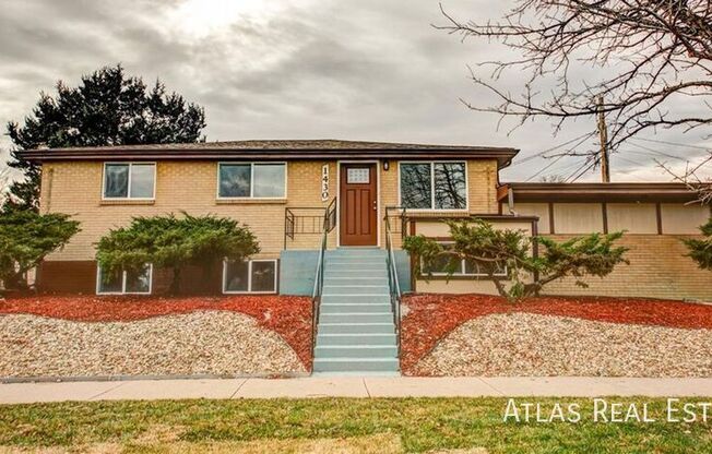 1430 E IOWA AVE