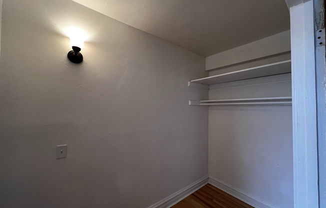 Studio, 1 bath, 400 sqft, $885, Unit 511