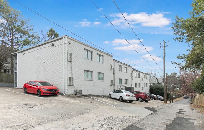 2 beds, 1 bath, 816 sqft, $1,209, Unit 13