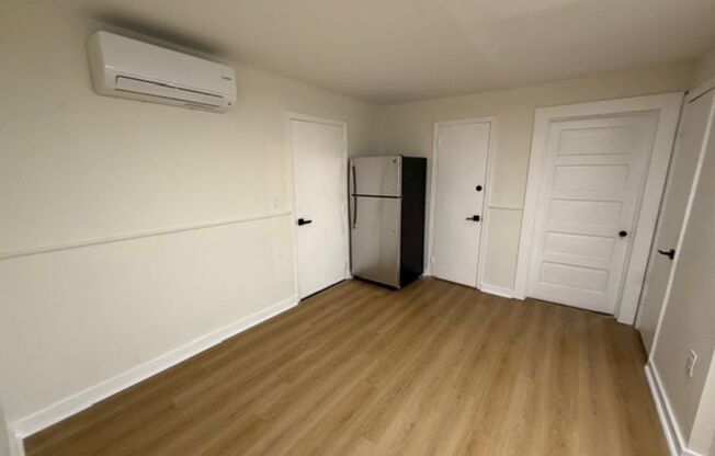 4 beds, 1 bath, 1,300 sqft, $3,500, Unit 473 Amity Rd