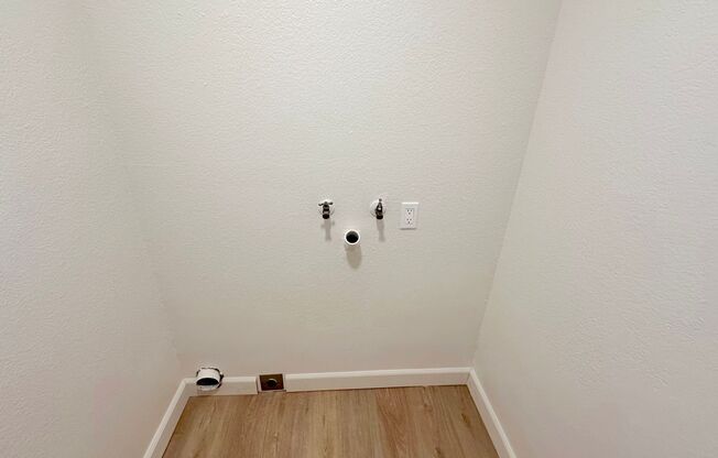 1 bed, 1 bath, 495 sqft, $1,129, Unit F4