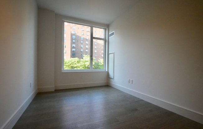 510 E 14 ST