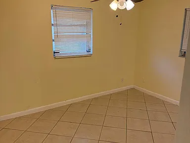 4214 SW 49 CT