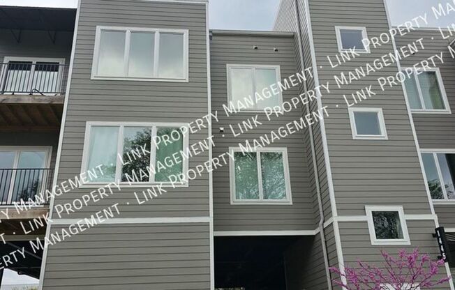 1445 Fagan St 313