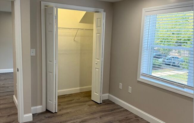 2 beds, 1 bath, 680 sqft, $2,325, Unit 23-28