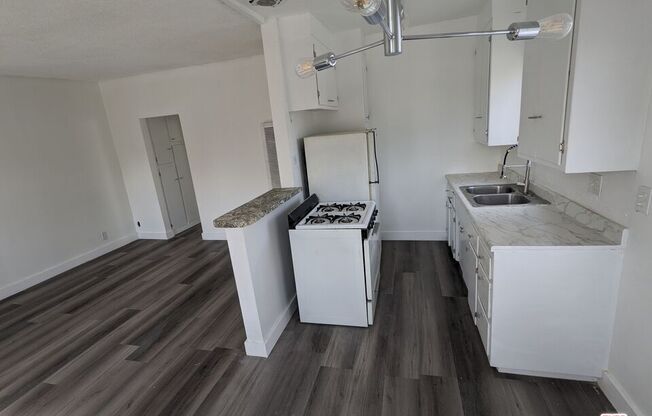 1 bed, 1 bath, 3,337 sqft, $2,000, Unit 3