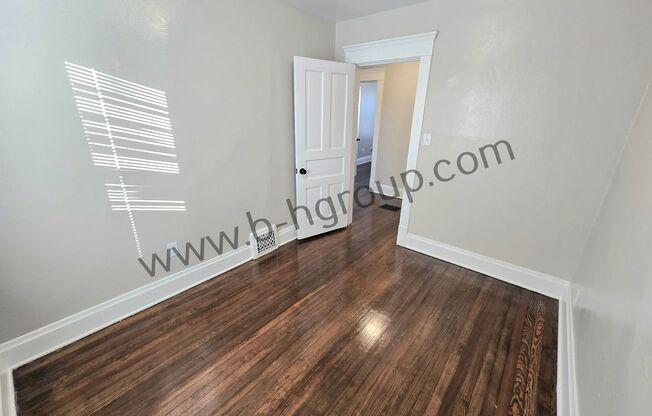 2 beds, 1 bath, 1,111 sqft, $1,250, Unit Upper