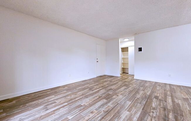 Woodlawn Manor - Please call or text Norma at (619) 253-0910