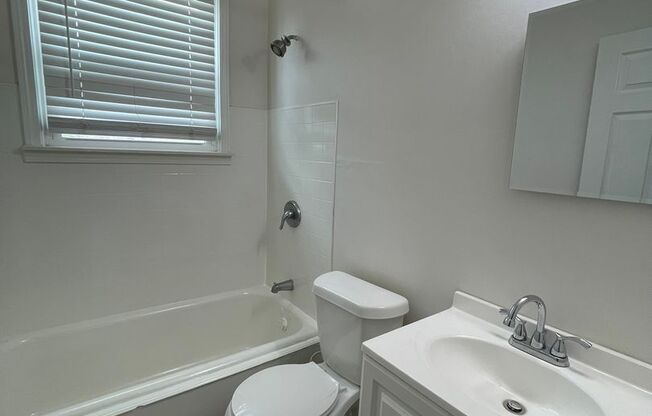 Studio, 1 bath, 550 sqft, $800