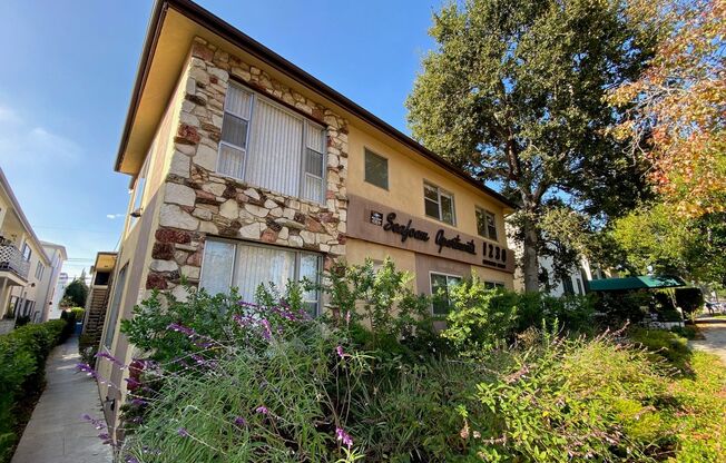 TWO BEDROOM APARTMENT HOME SANTA MONICA.