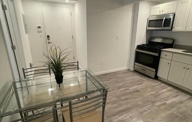 3 beds, 3 baths, $8,000, Unit 4C