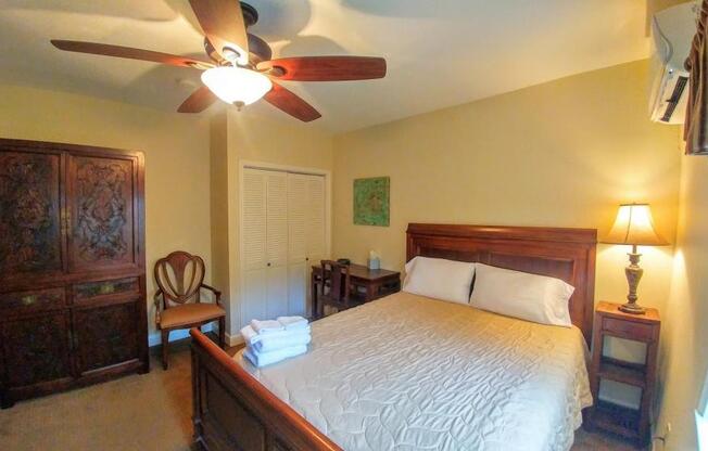 1 bed, 1 bath, 700 sqft, $4,950