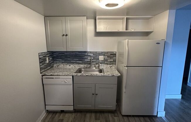 2 beds, 1 bath, $1,750