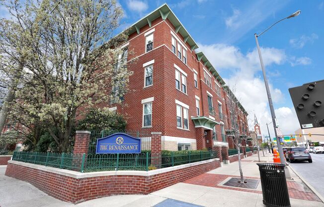 ✨ Lovely & Exclusive Condo in the Historic Renaissance Building – Downtown Columbus ✨