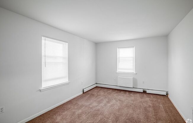 2 beds, 1 bath, 925 sqft, $1,419, Unit J01