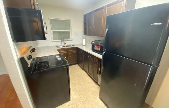 2 beds, 1 bath, $1,400