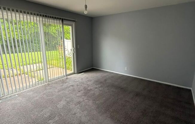 2 beds, 1 bath, 850 sqft, $1,550, Unit 105HS