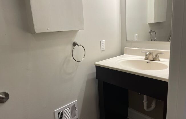 2 beds, 1.5 baths, 1,000 sqft, $1,425, Unit BC03A