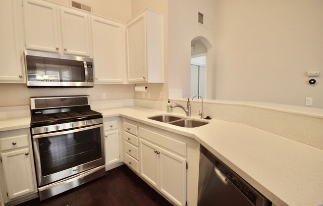 2 beds, 2 baths, $2,795, Unit Unit 57D