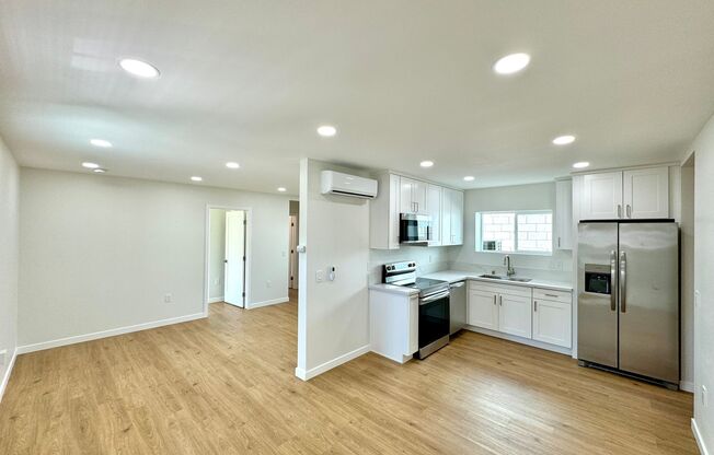 Newly Remodeled 2 bedroom in the Heart of South Park!