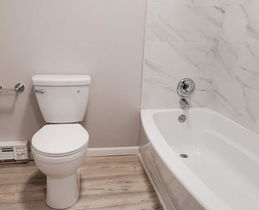 1 bed, 1.5 baths, $1,650, Unit 4-3B