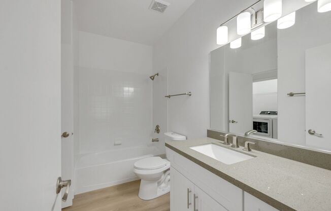 3 beds, 2 baths, $1,700, Unit # 2061