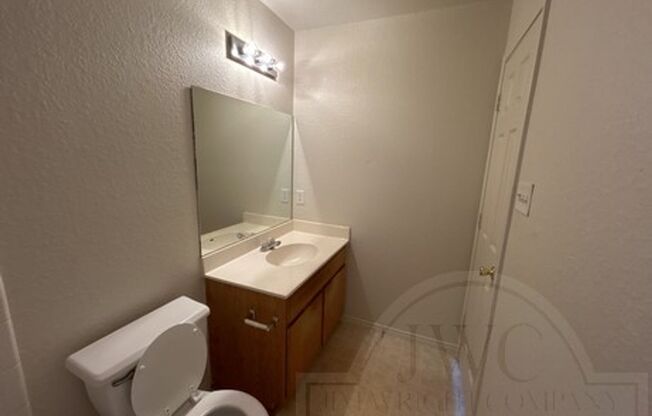 3 beds, 2 baths, $875, Unit 3307 Toledo Unit A