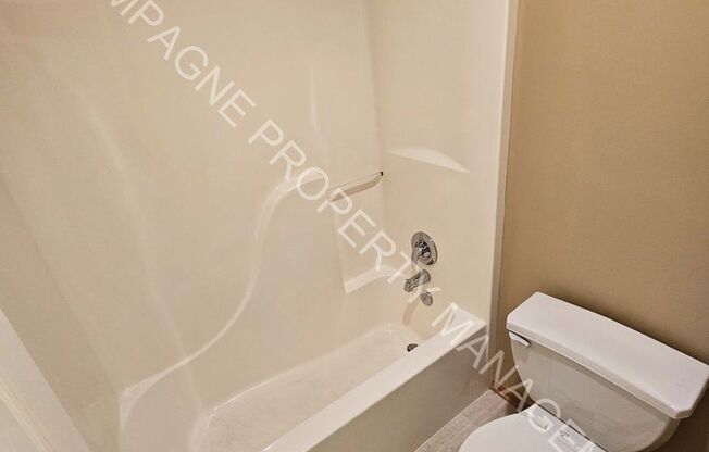 3 beds, 3 baths, 1,466 sqft, $1,675, Unit 6528