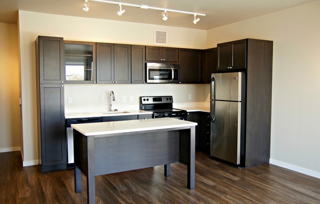 1 bed, 1 bath, 683 sqft, $1,795, Unit 412