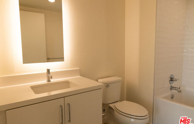 2 beds, 2 baths, 1,103 sqft, $4,524, Unit 204W