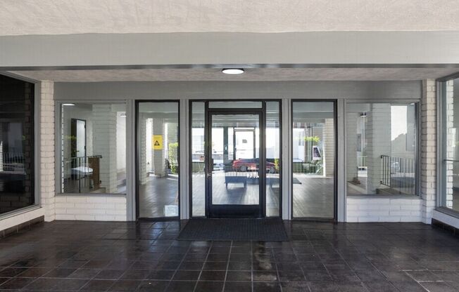 Canterbury Apartments...Newly Remodeled Bedrooms...Modern Flooring...Brand New fixtures...CALL NOW!