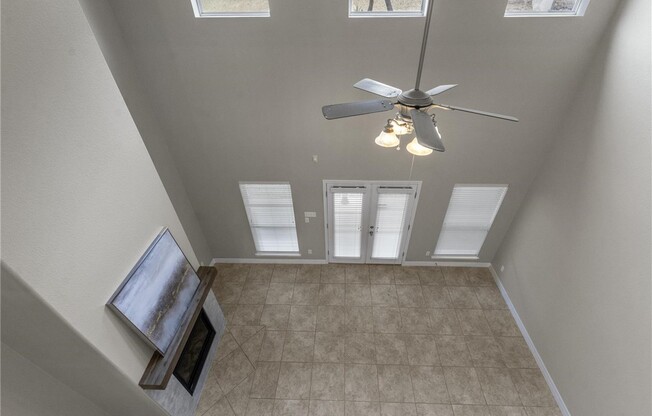 1401 DELSIE DR