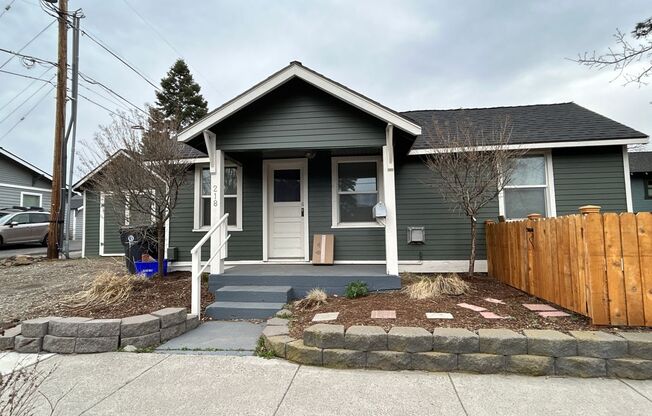 2 Bedroom / 1 Bathroom Cottage Located in Downtown Old Mill in Bend