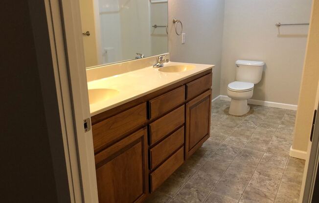 2BED2BATH -2CARGARAGE, WASHER/DRYER HOOKUP, STORAGE, OWNER LANDSCAPE MAINTENANCE