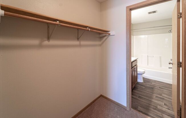 2 beds, 2 baths, 1,031 sqft, $1,425, Unit 3700112