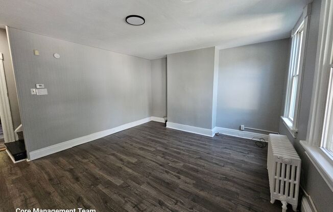 2 beds, 1 bath, $1,250