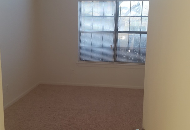 2 beds, 2 baths, $1,575