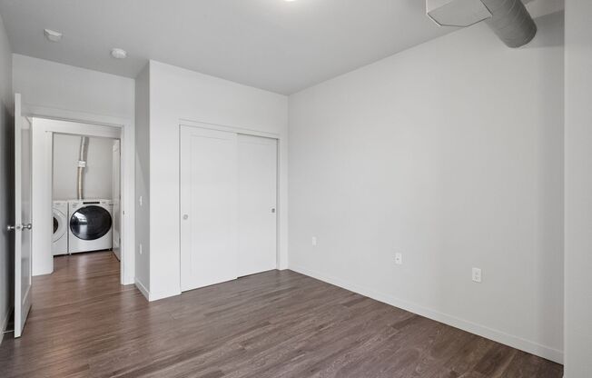3 beds, 2 baths, 1,183 sqft, $1,925, Unit 404